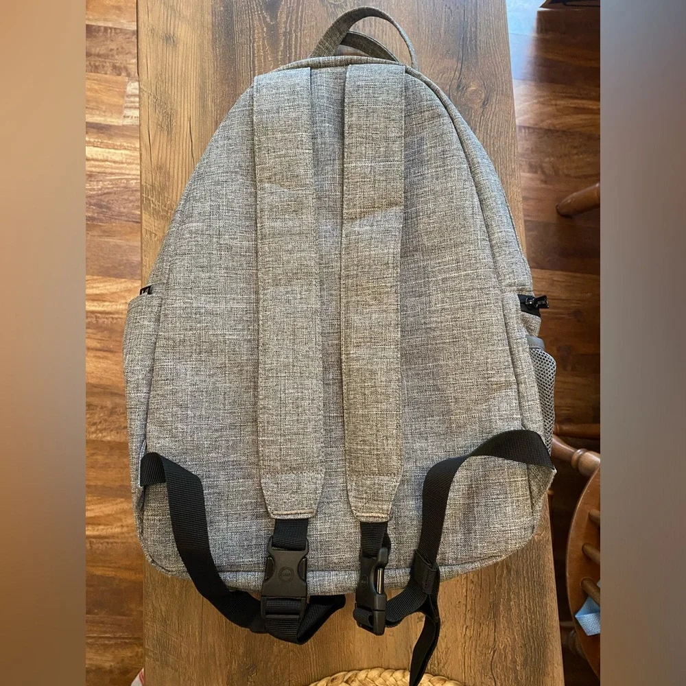 Herschel Supply Company stylish gray