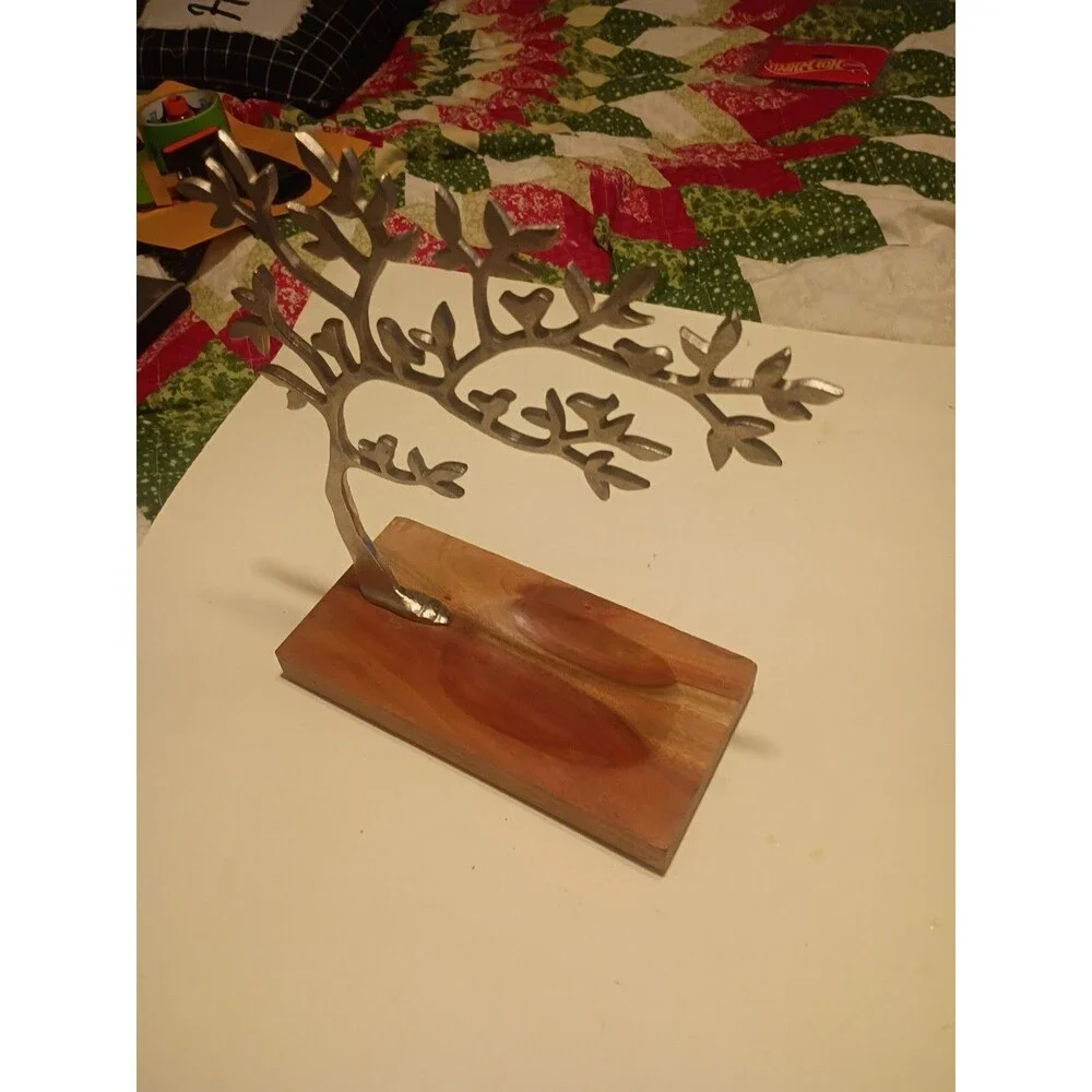 Unbranded this tree