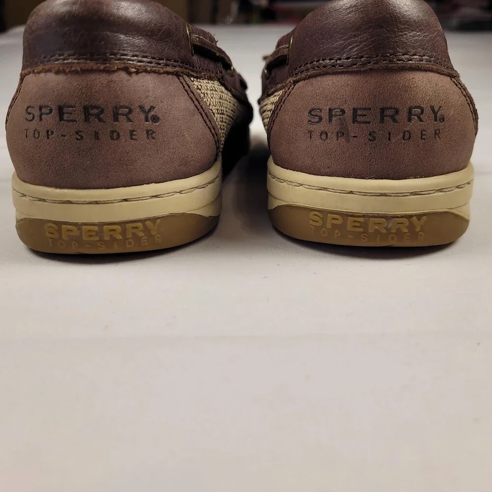 Sperry brand top
