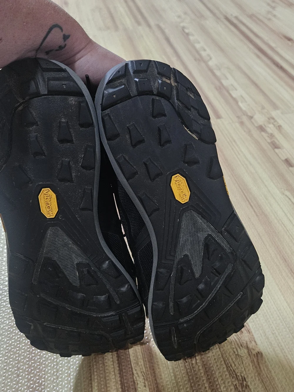 Topo brand athletic