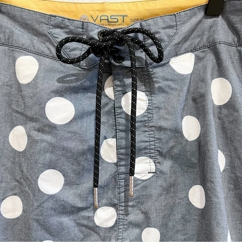 vast polka dots