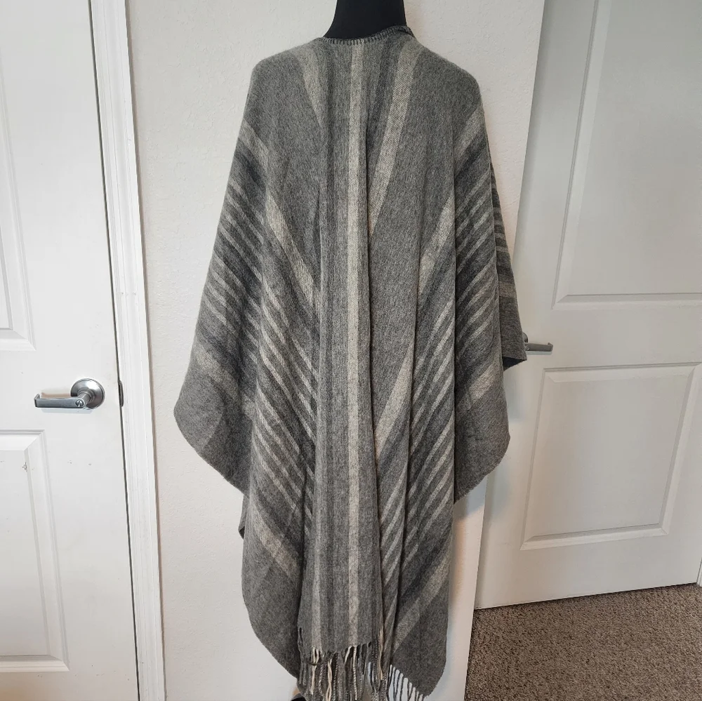 Claudia Nichole elegant gray