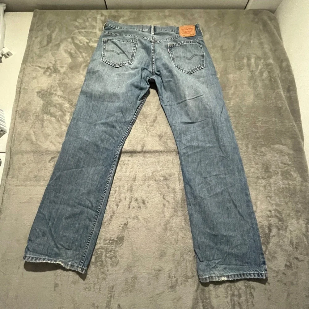 Levis levi 569