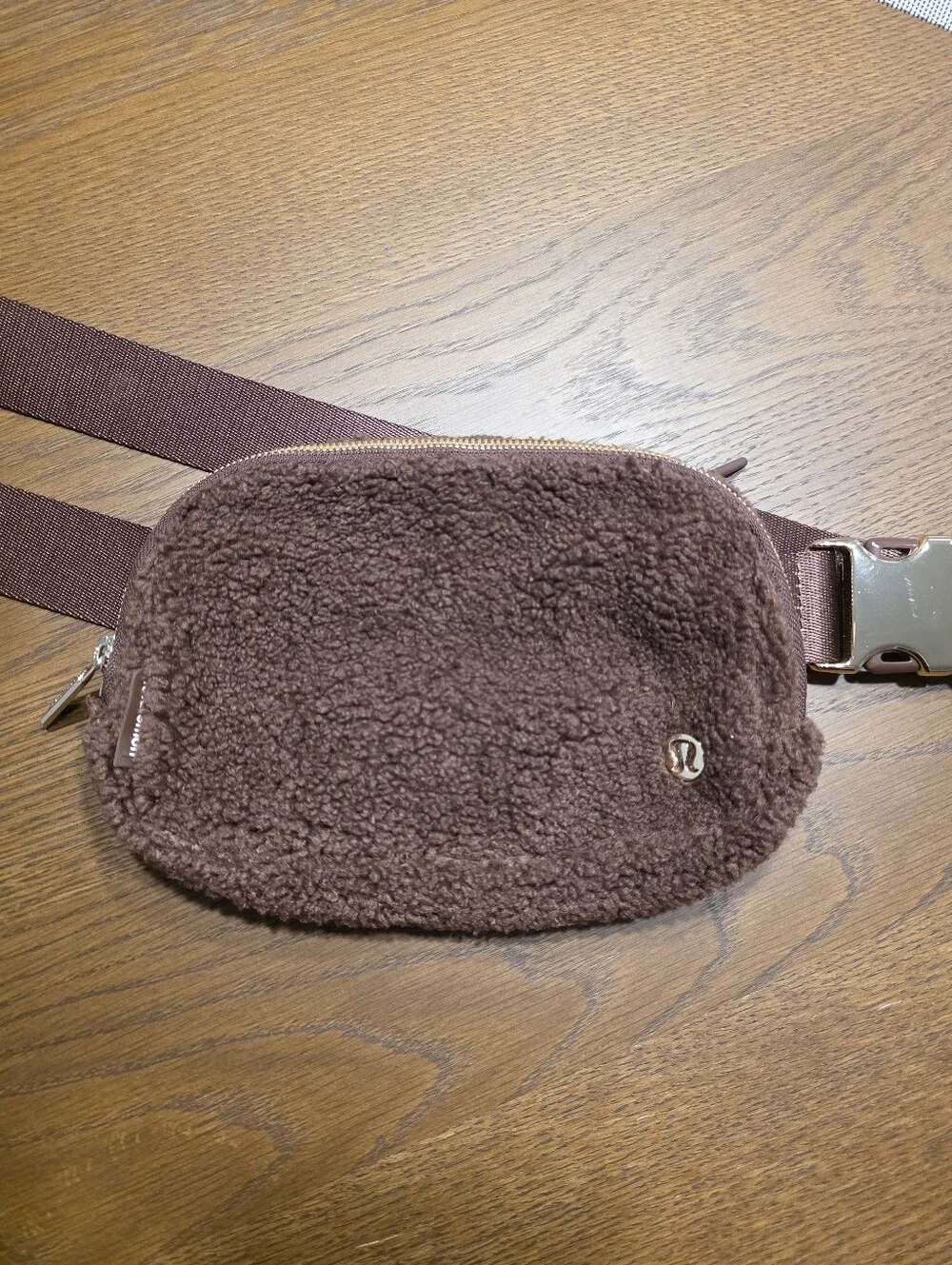 Lululemon Everywhere Brown Sherpa Belt Bag