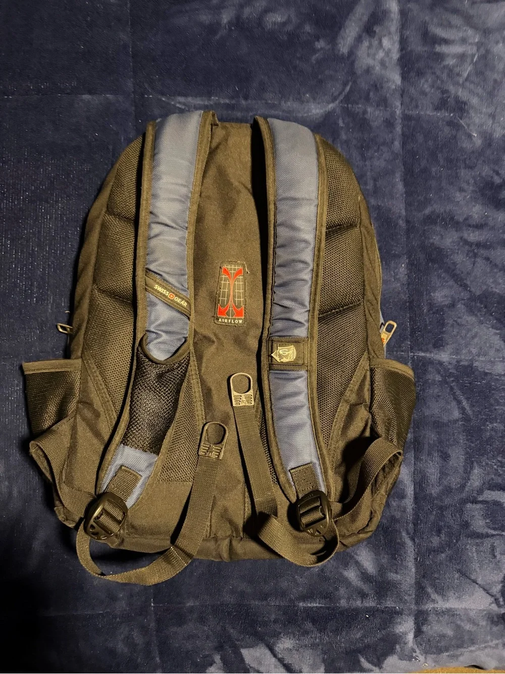 SwissGear well organized