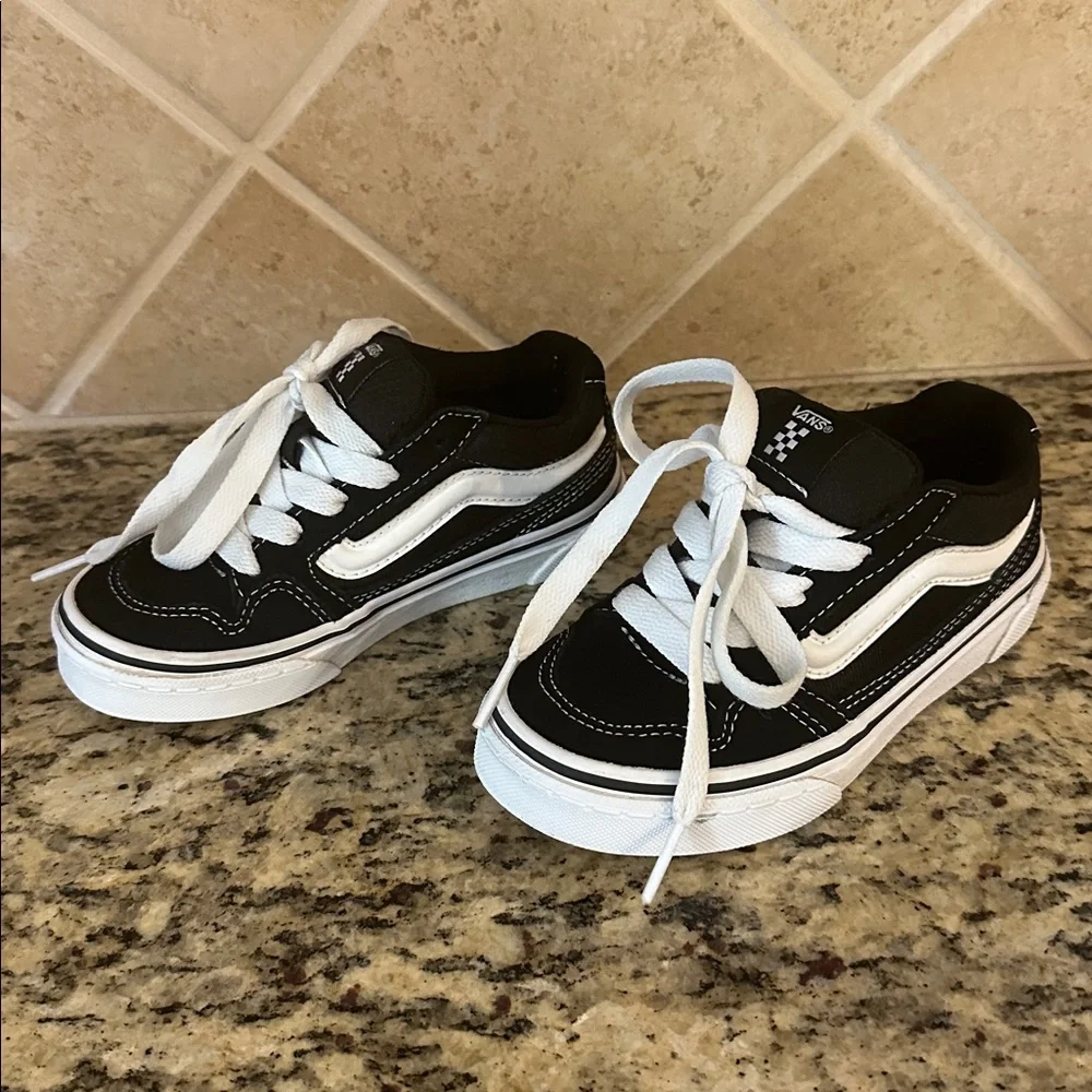 Vans New Skool Black and White Sneakers size 11.5