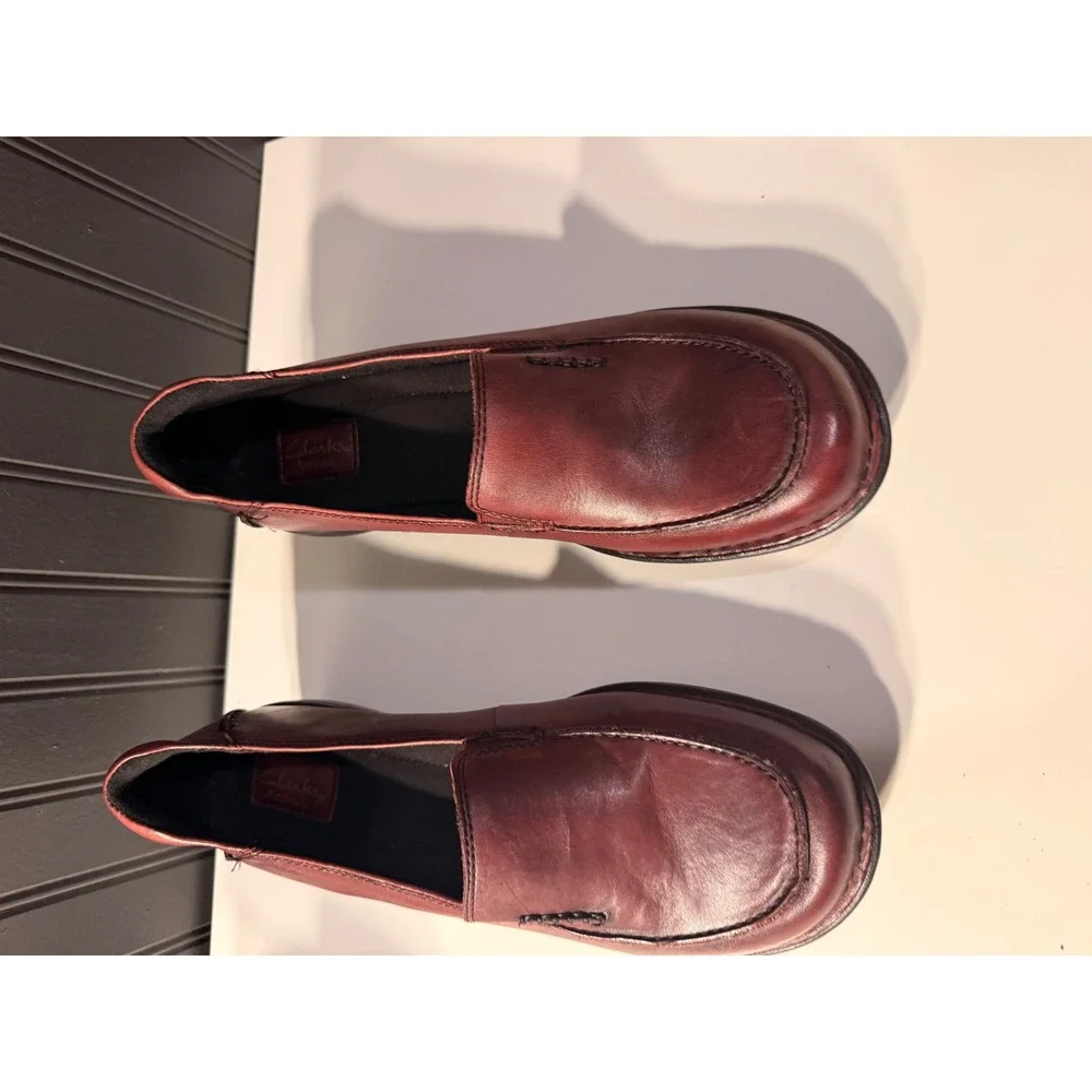 Clarks women burgundy