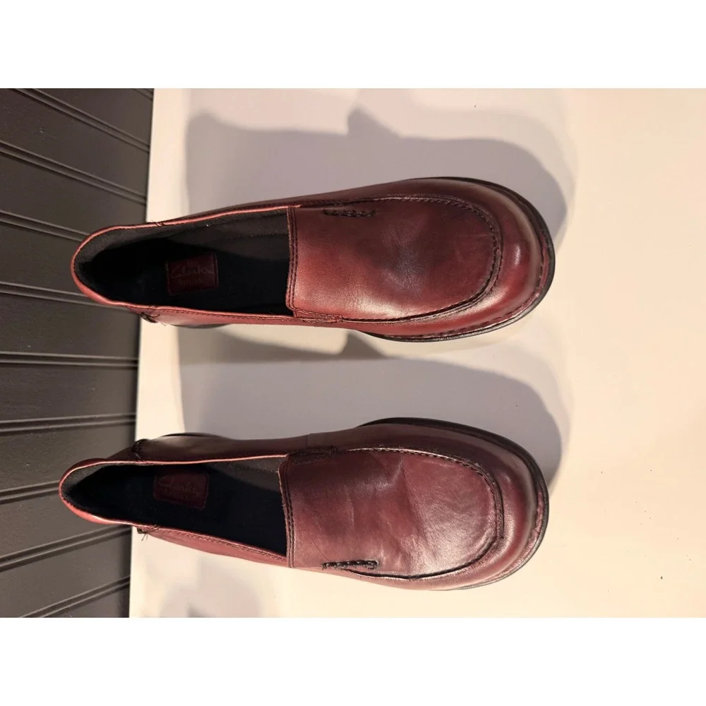 Clarks women burgundy
