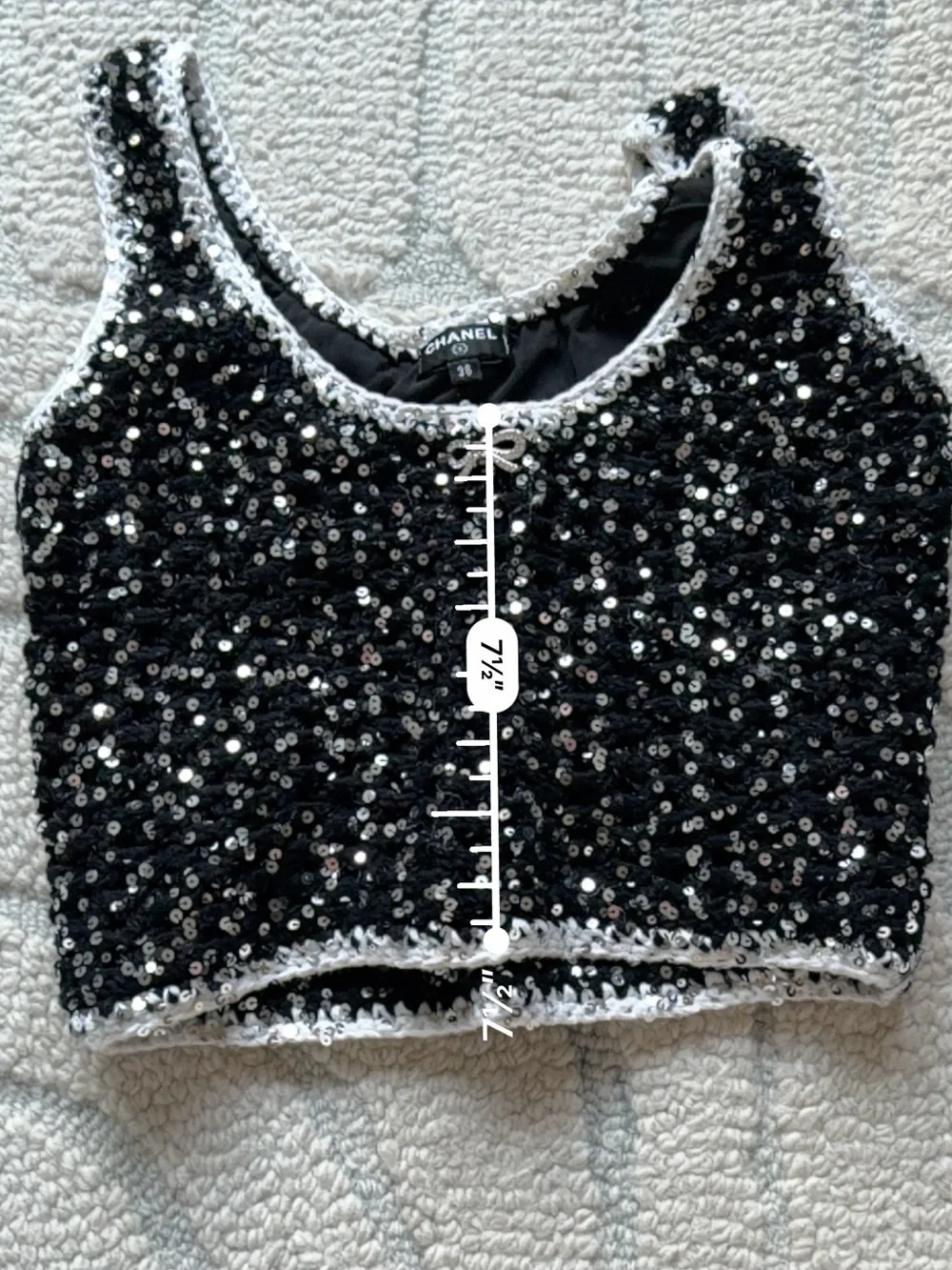 CHANEL sleeveless cropped