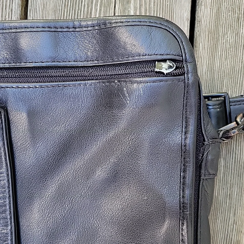 Tumi leather expandable