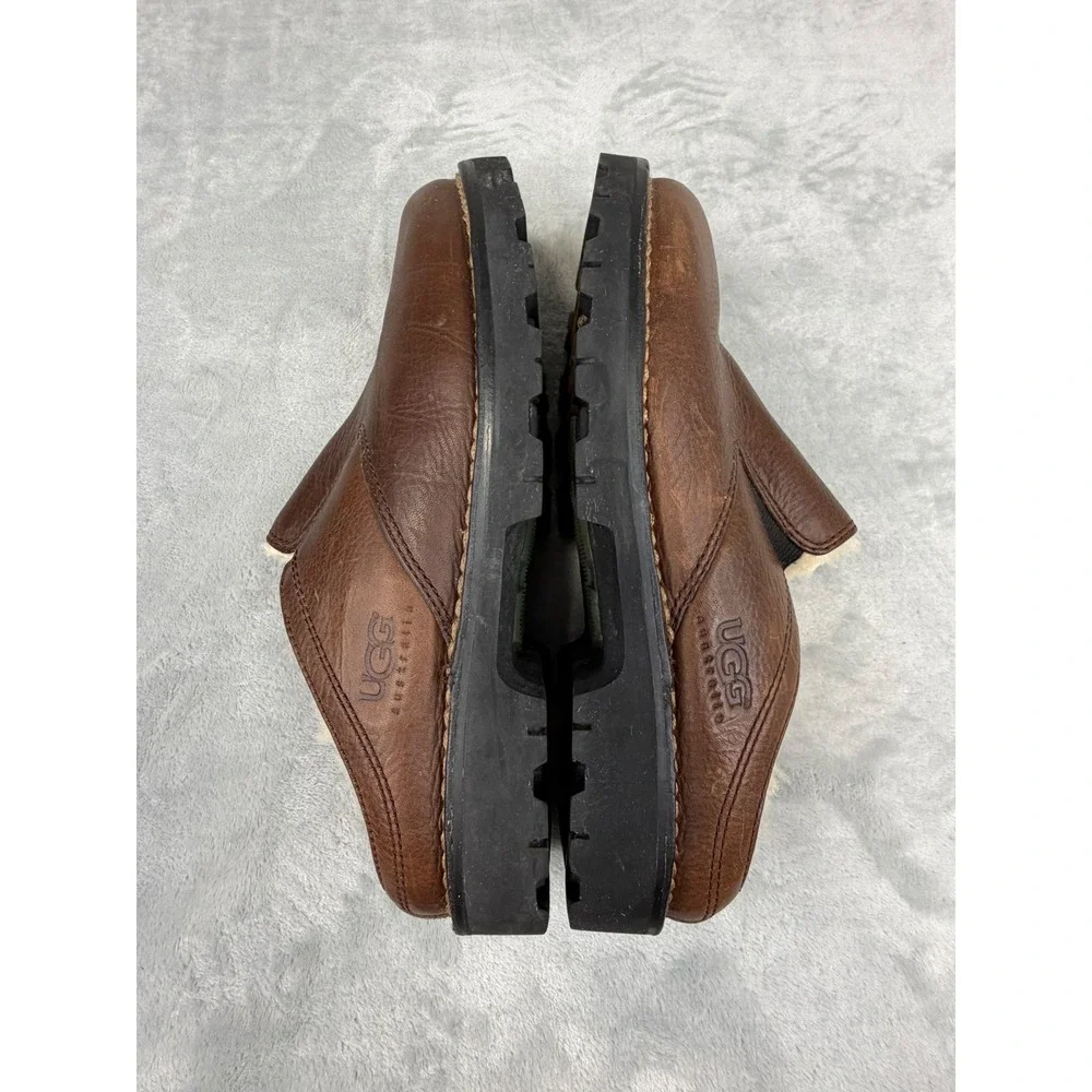 UGG men ascot