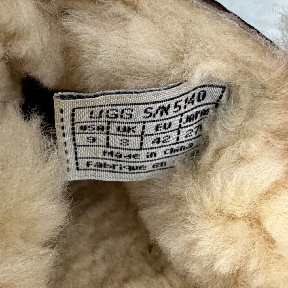 UGG men ascot