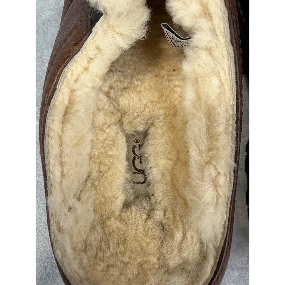 UGG men ascot