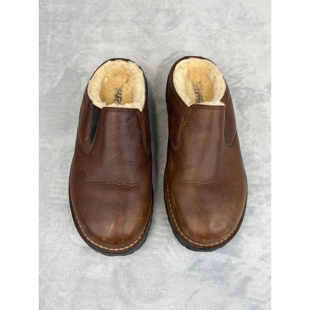 UGG men ascot