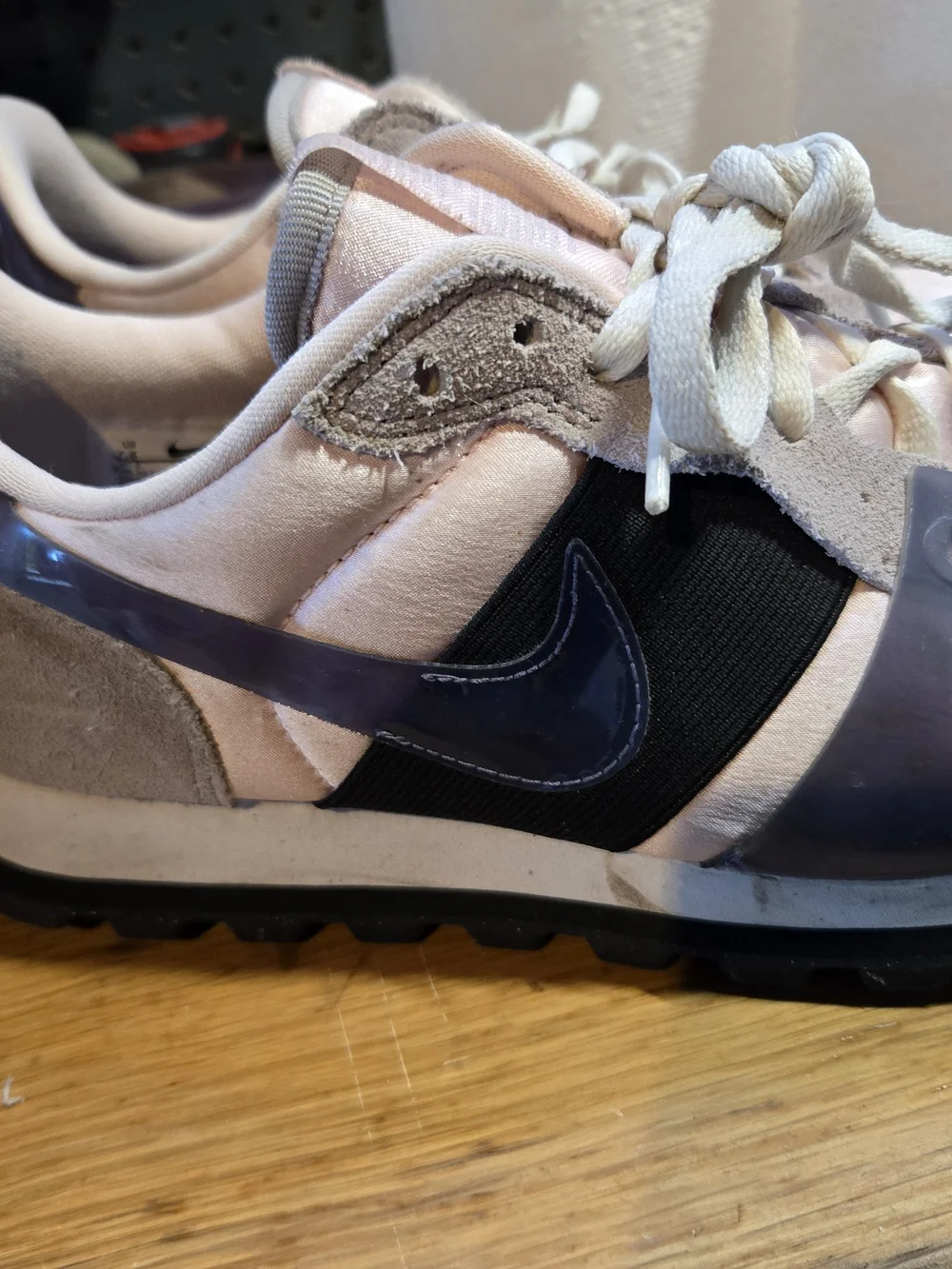 Nike classic retro