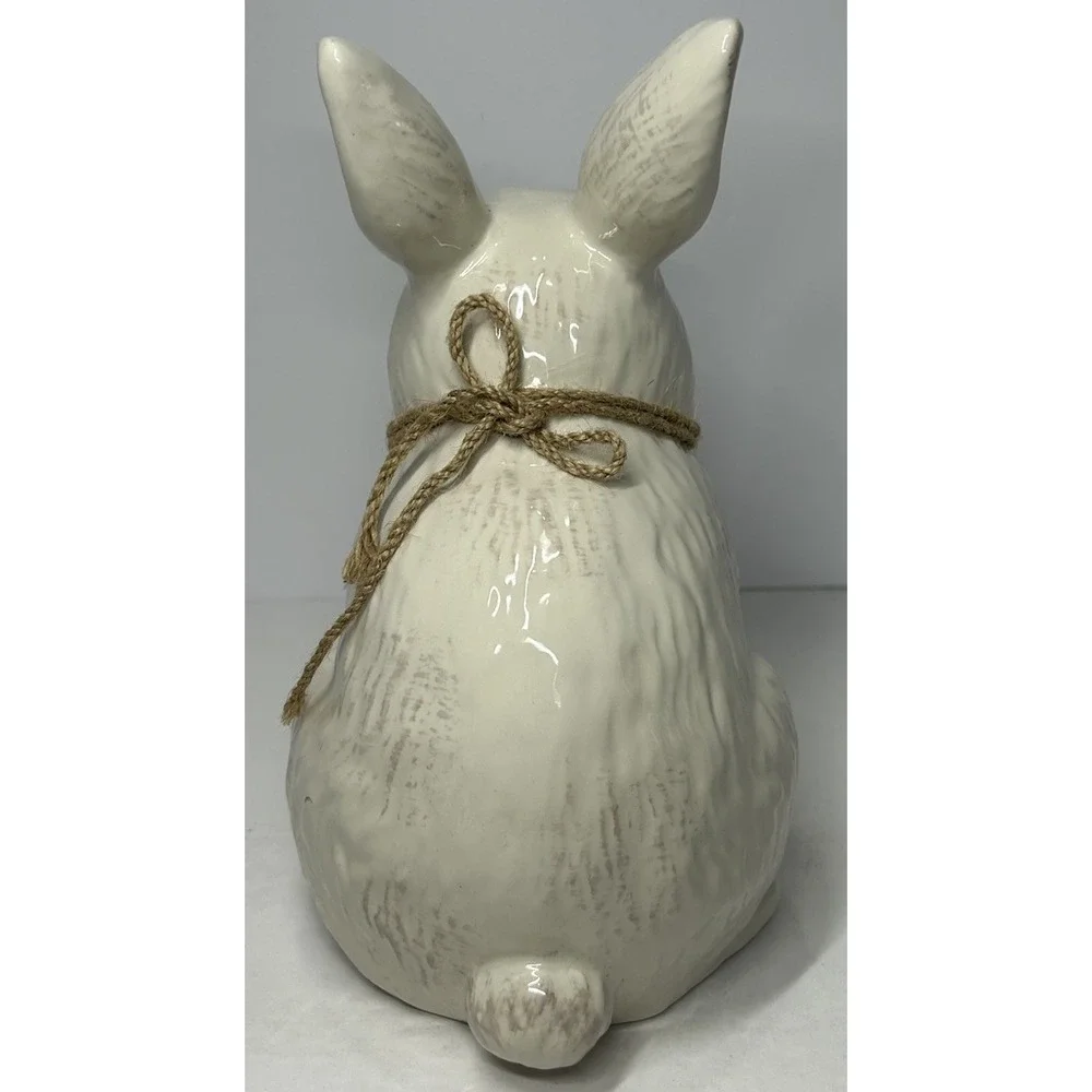 N/A rabbit figurine