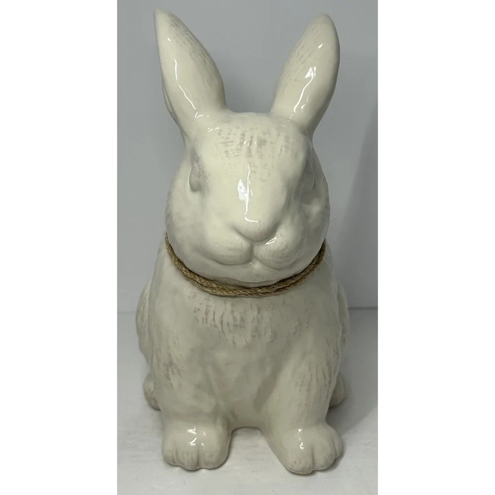N/A rabbit figurine