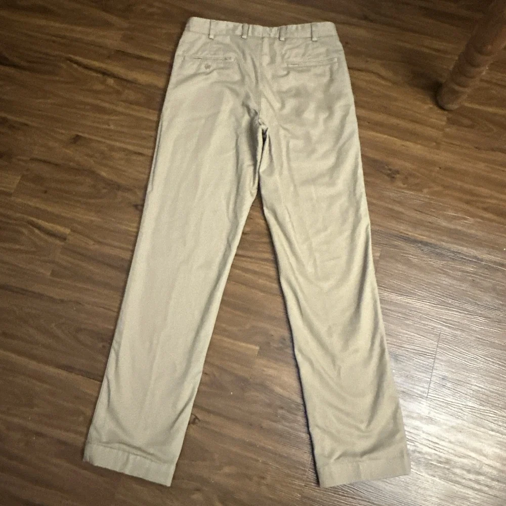 Bills Khakis no visible