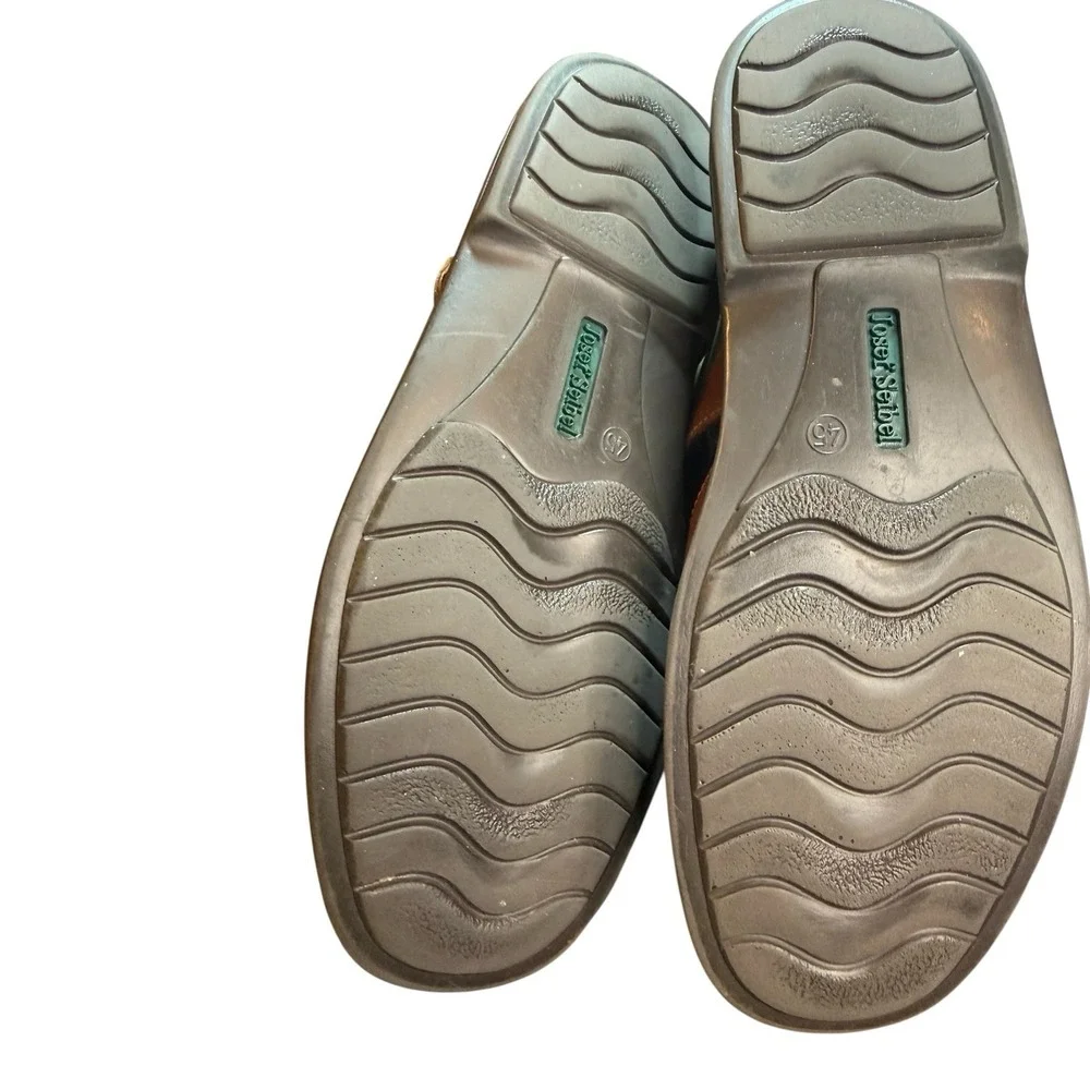 Josef Seibel product pair
