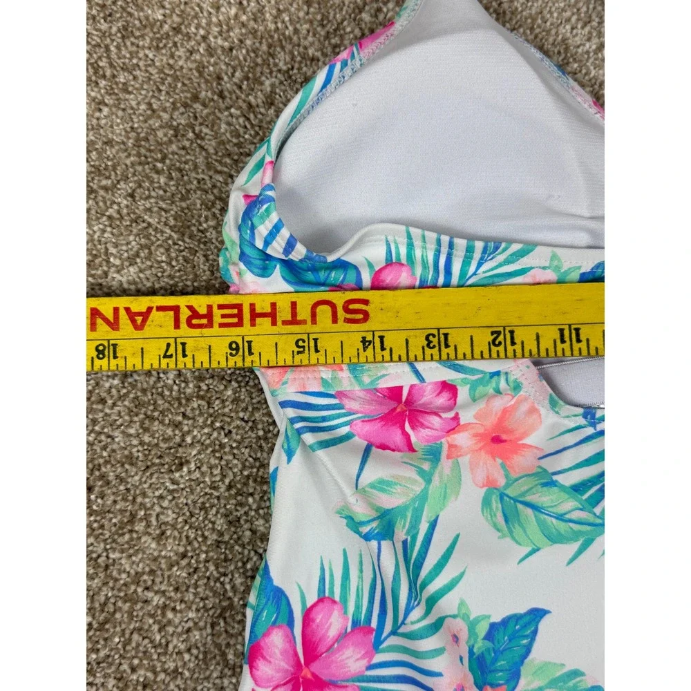 Decree tropical floral