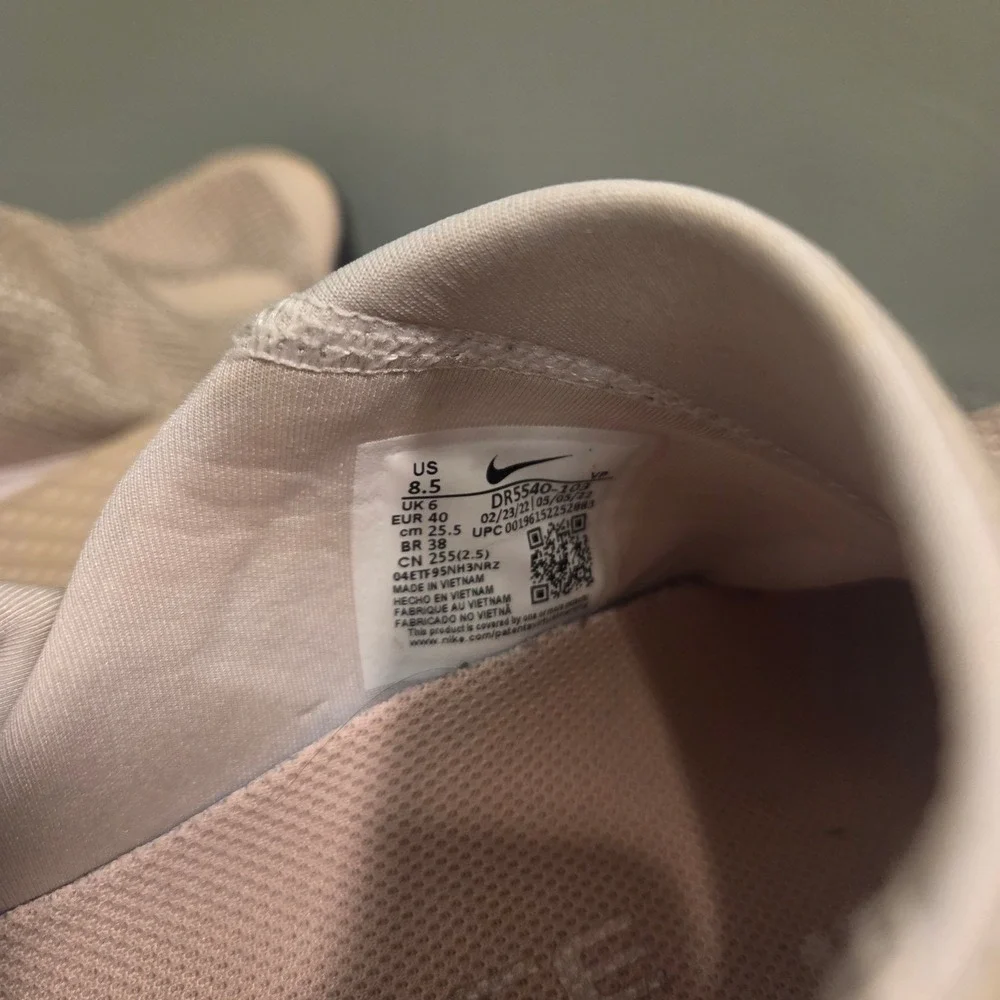 Nike women size