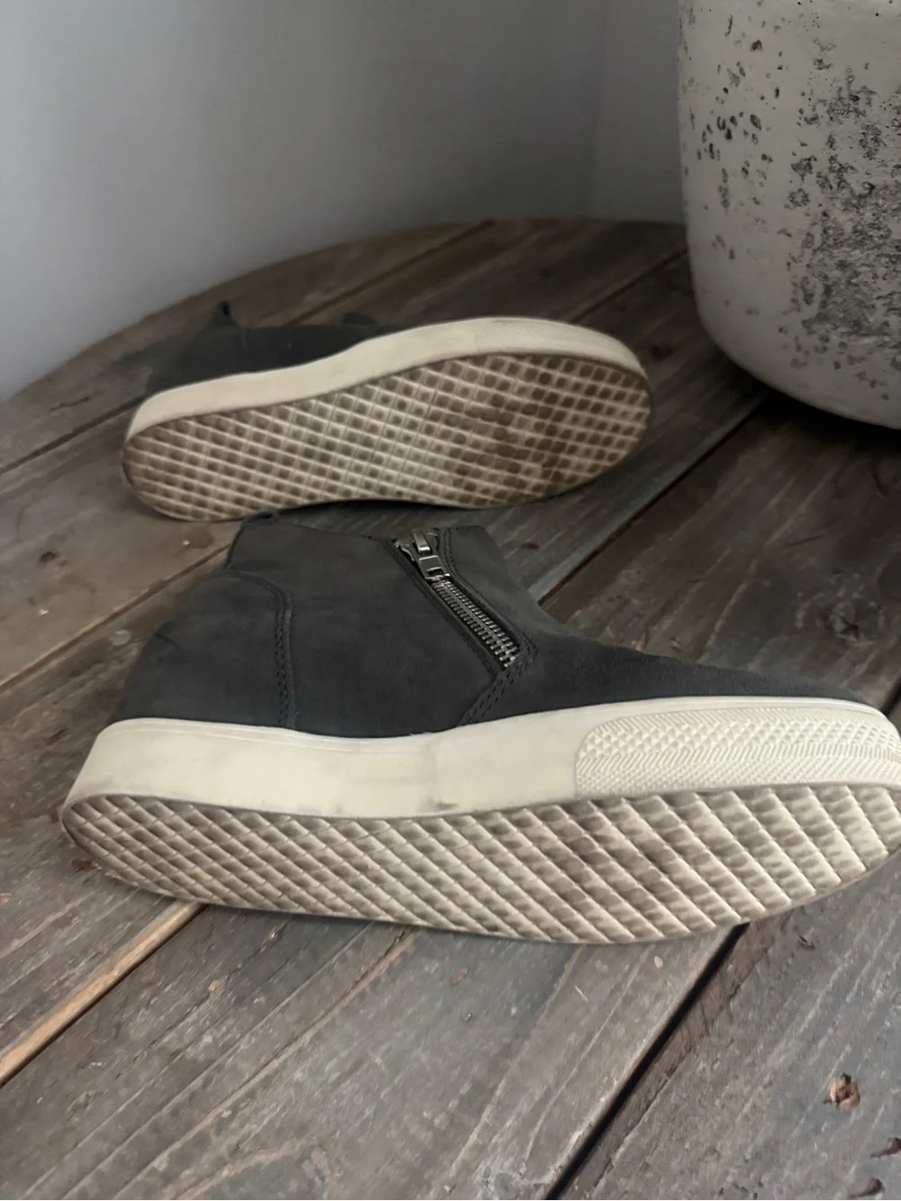 Steve Madden dark gray
