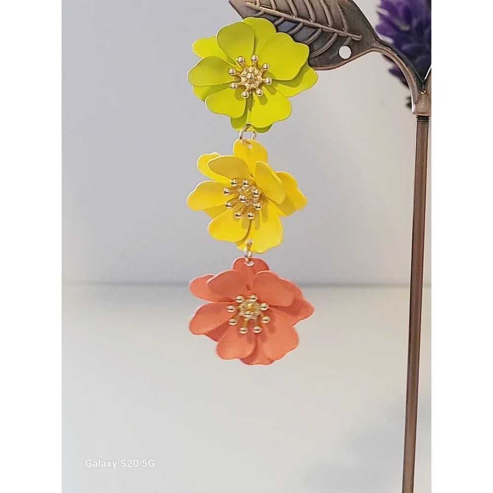 Source Unknown vibrant floral