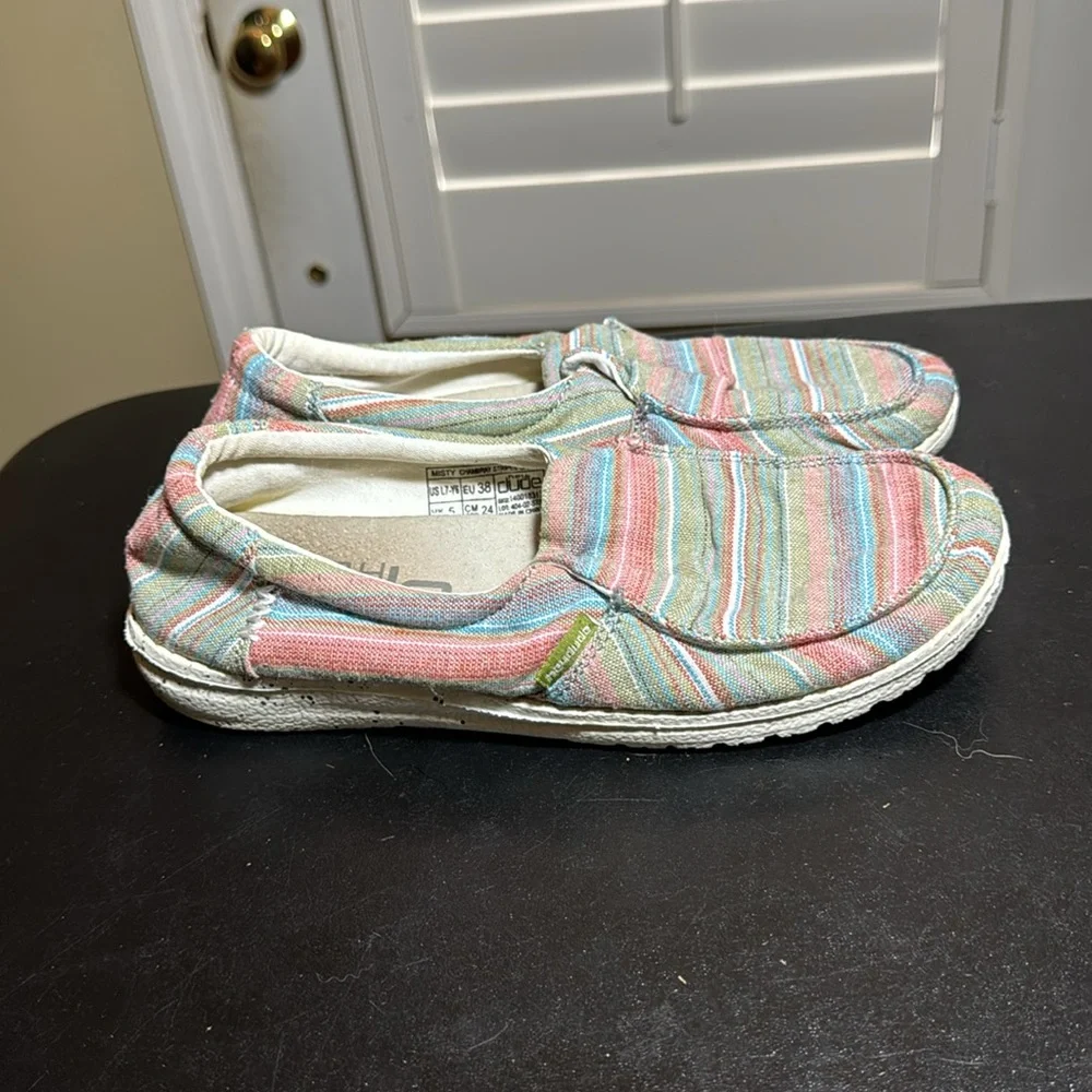 Hey Dude item sneakers 2571