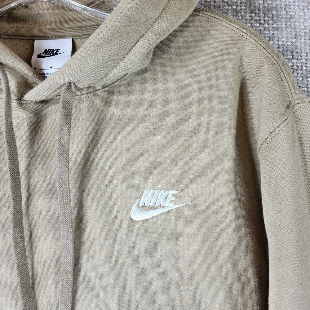 Nike sweatshirt looks