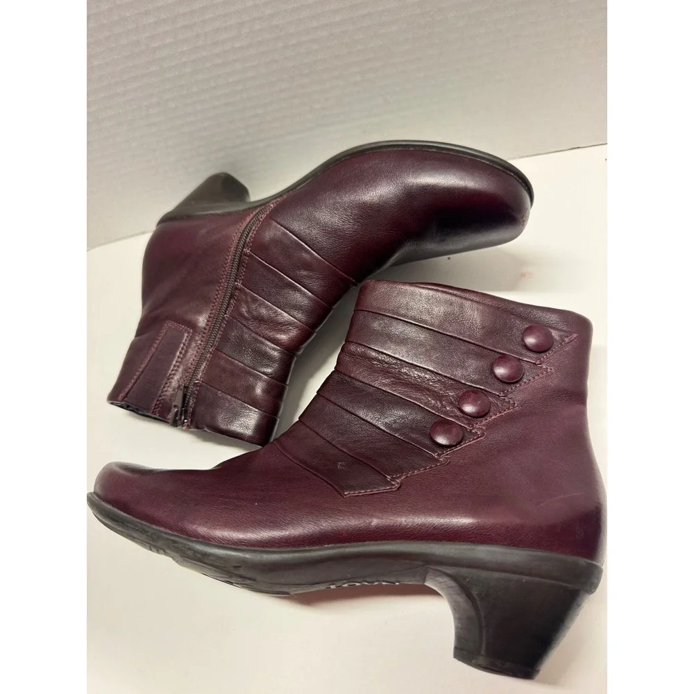Naot leather ankle
