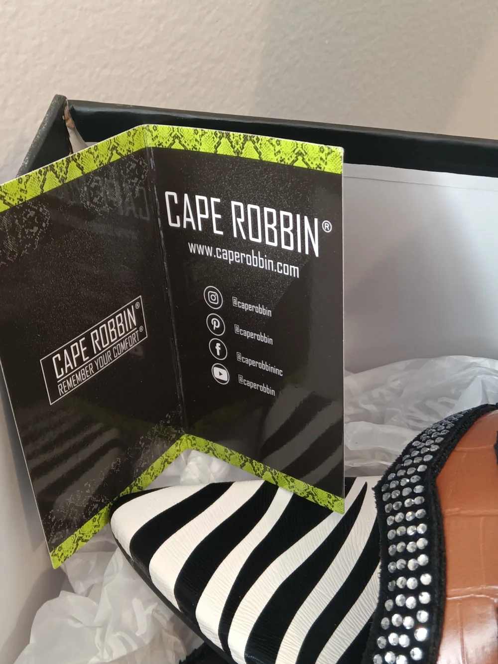 Cape Robbin snake sparkle