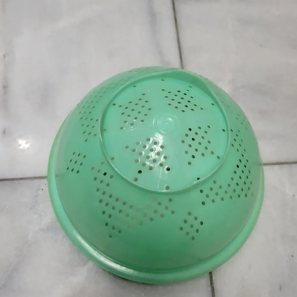 Tupperware vintage quart