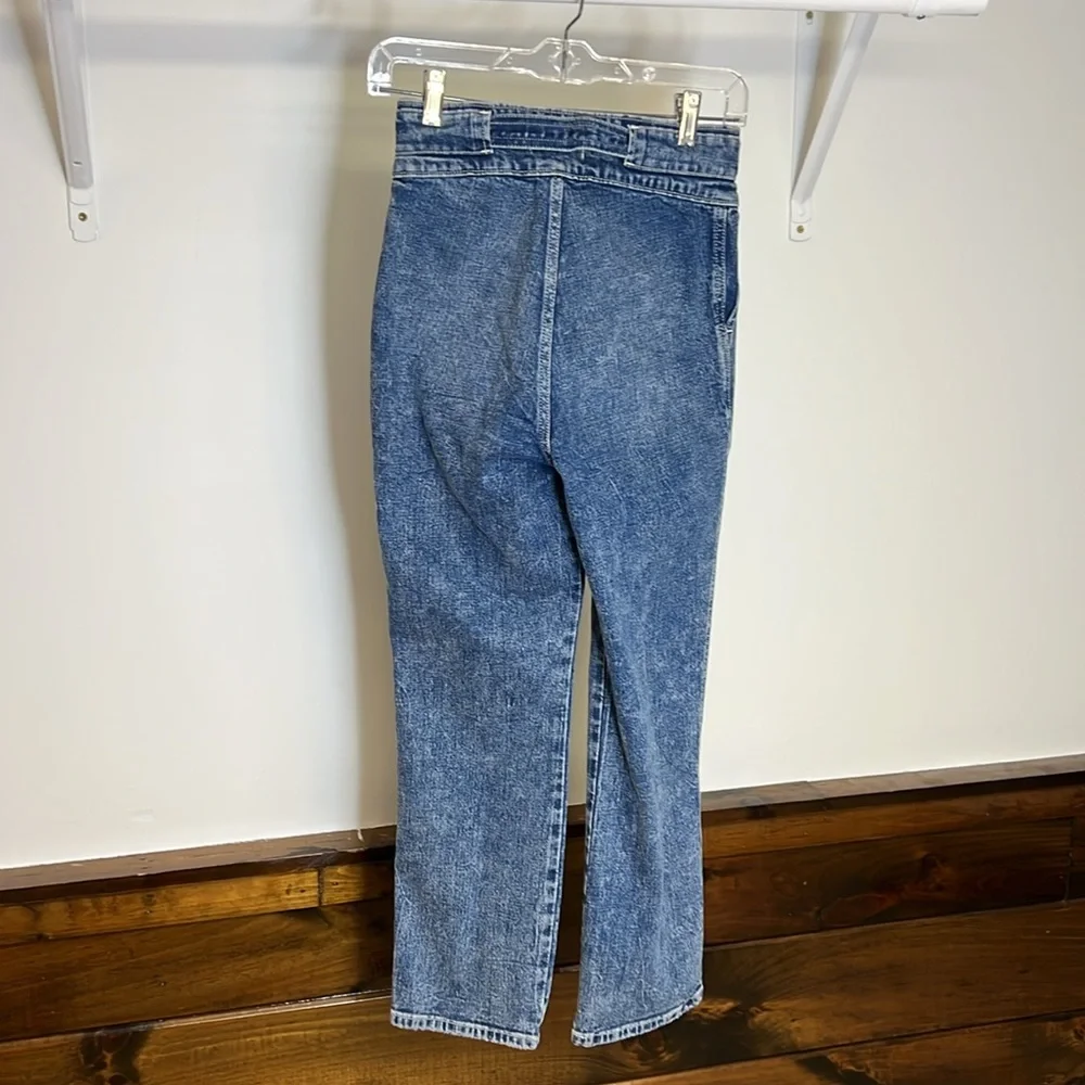 Abercrombie & Fitch stylish women
