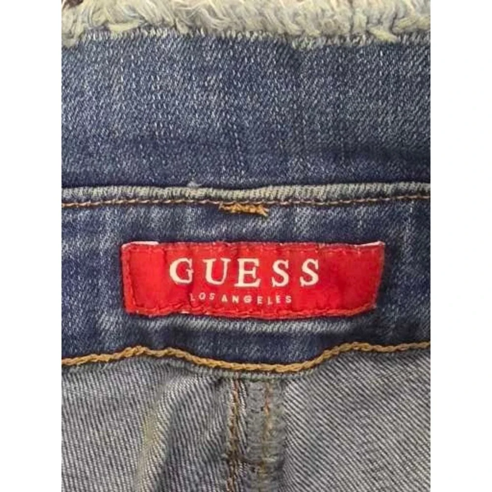 Guess zipper off