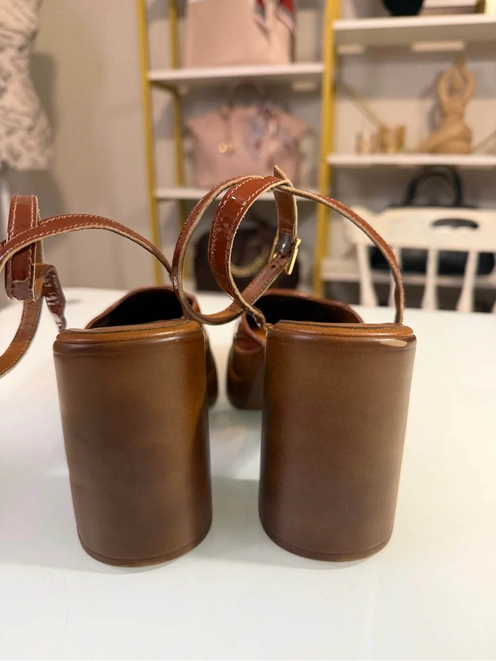 Free People Patent Leather Platform Sandals in Cognac Brown