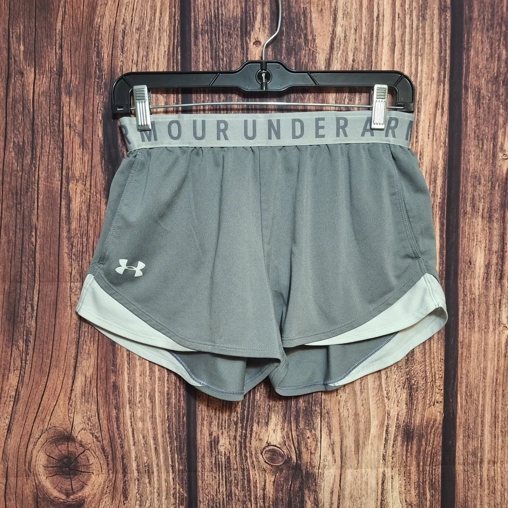Under Armour Women's Running Activewear Loose Shorts Size Small!