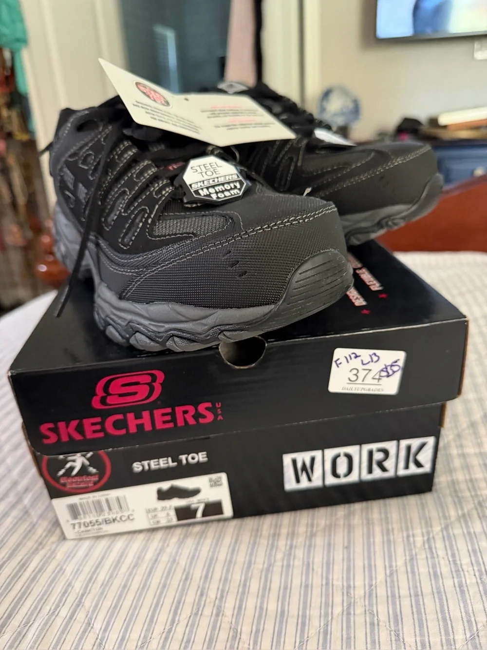 50% OFF SKECHERS STEEL TOE WORK SHOES – BRAND NEW IN BOX! 🔥size 7. Only $35