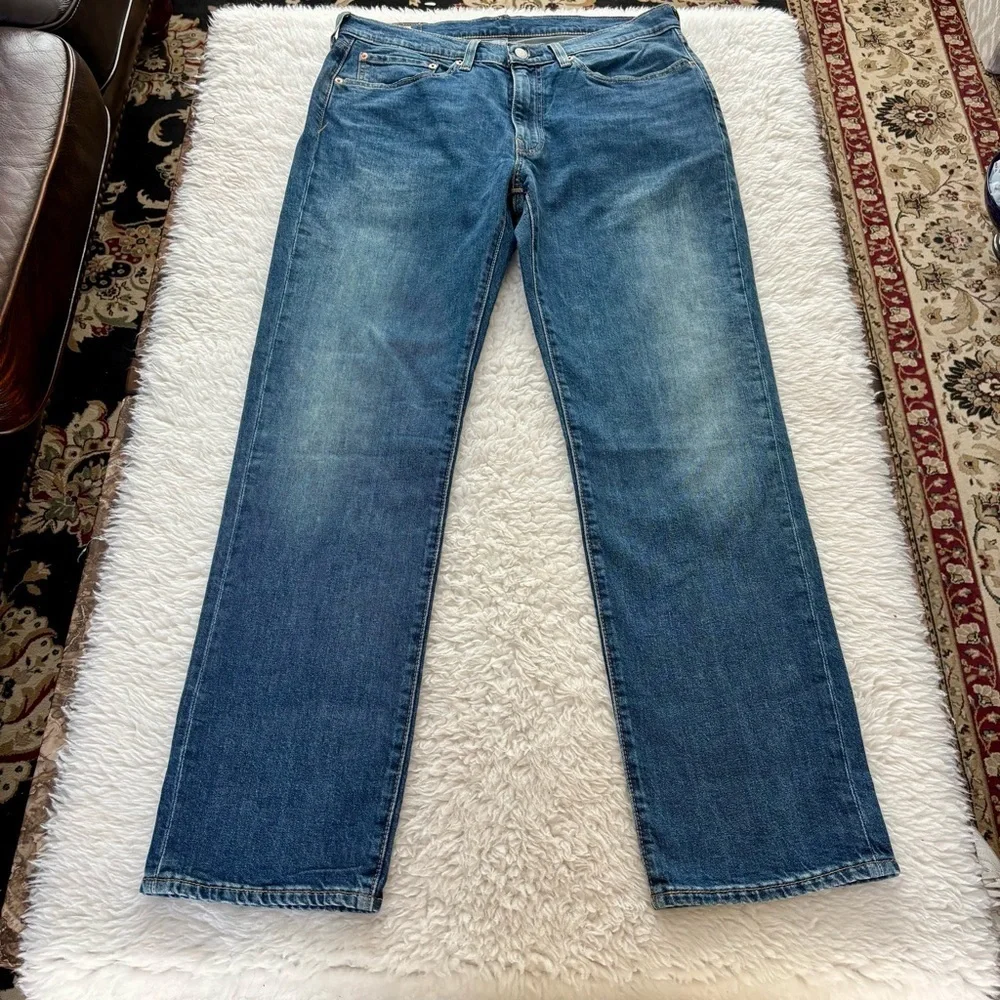 Levis timeless straight