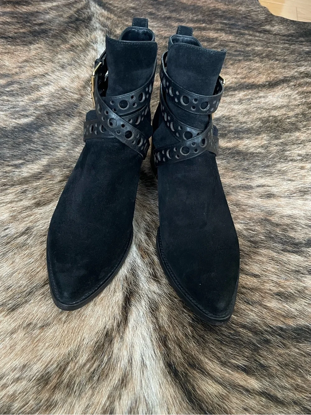 Burberry black low