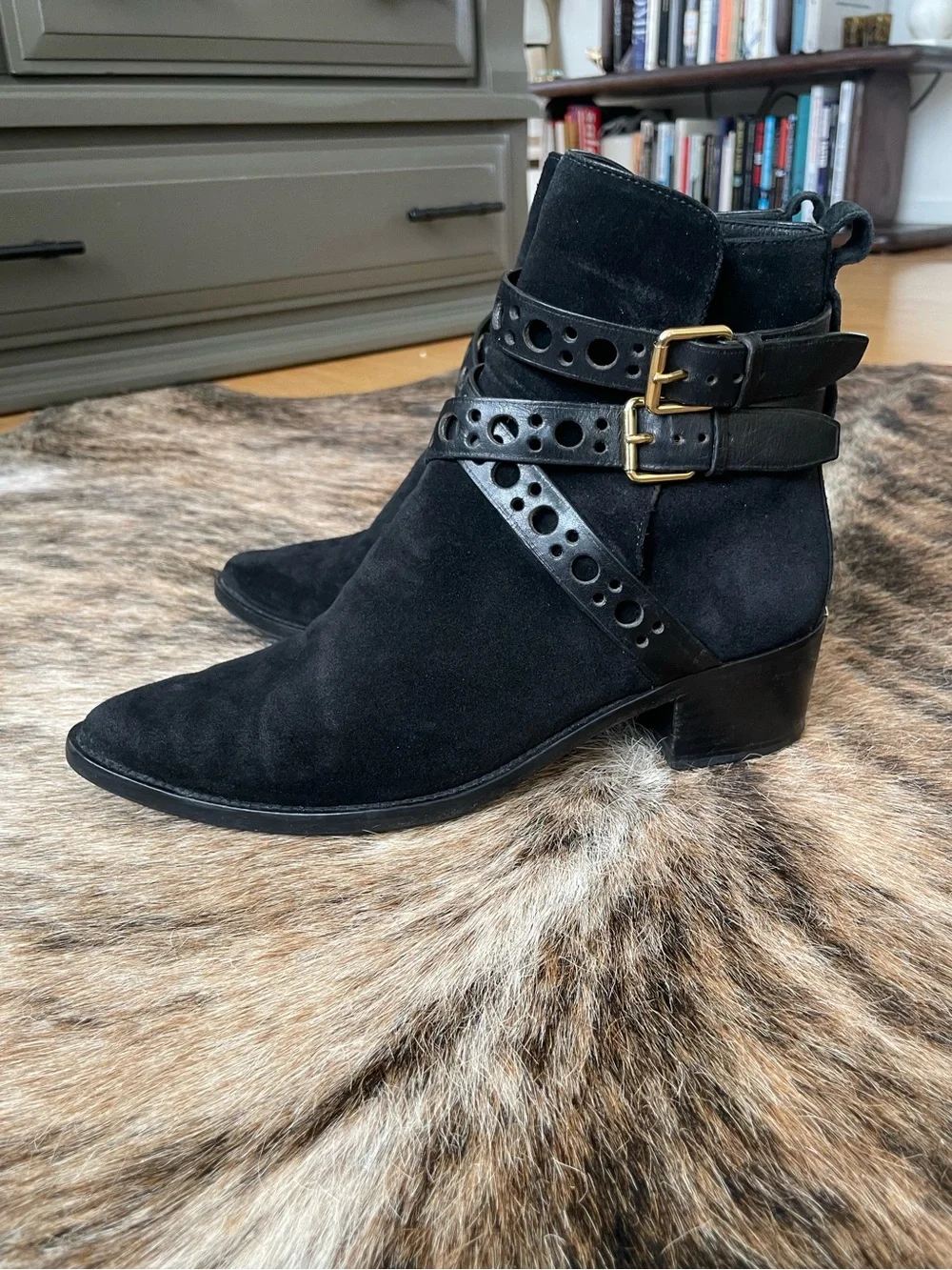 Burberry perforated gold heel