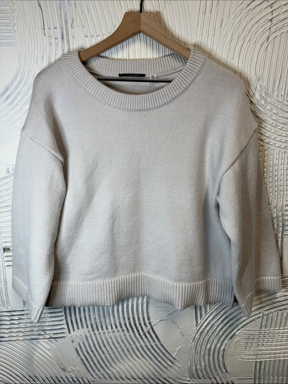 T Tahari Cream Loose Fit Crewneck Sweater N0467