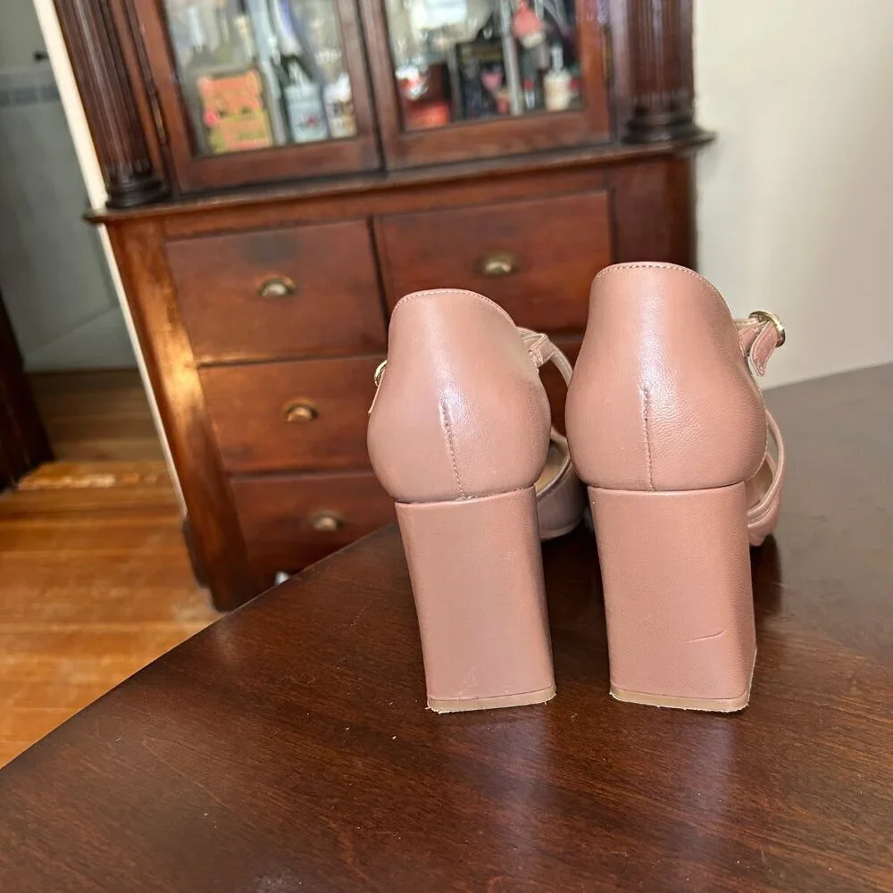 Naturalizer Women's Leesha Strappy Closed Toe Block Heel Pump
