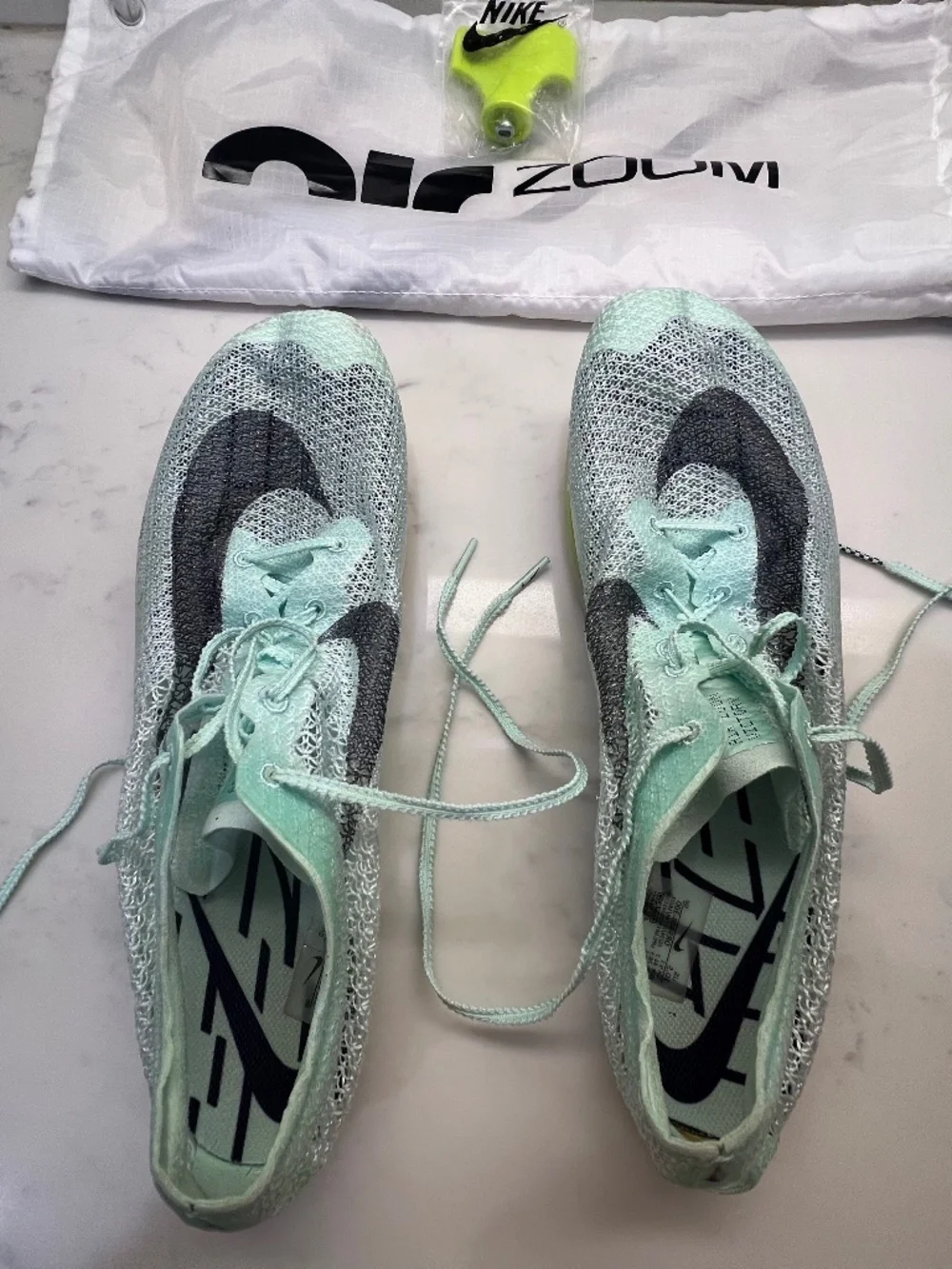 NIKE Men's 10.5 Air Zoom Victory Spikes (with bag and spike key)