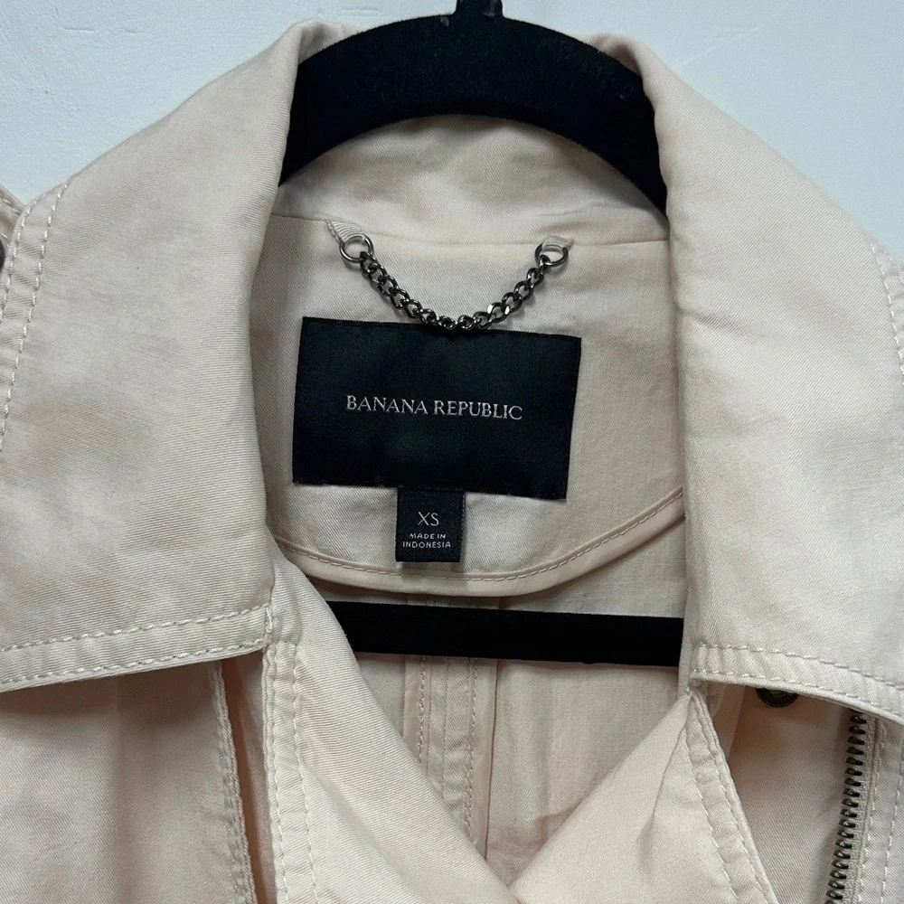 Banana Republic stylish blush
