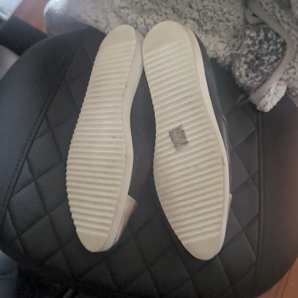 Karl Lagerfeld Size 8M Black & Silver Slip-On Loafers