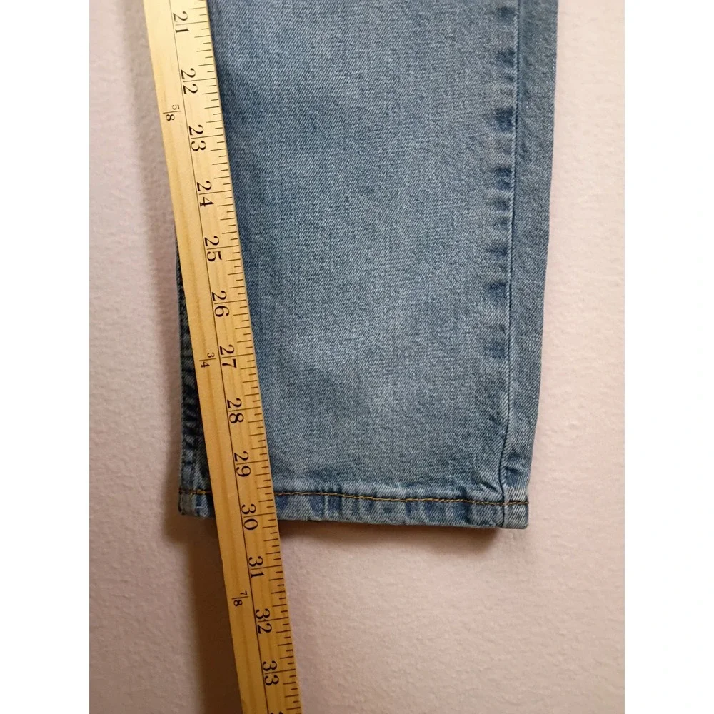 Levis slip into