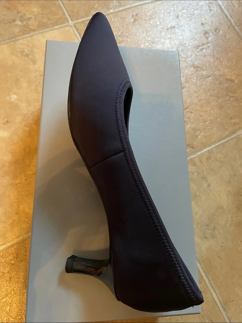 Rockport elegant pointed
