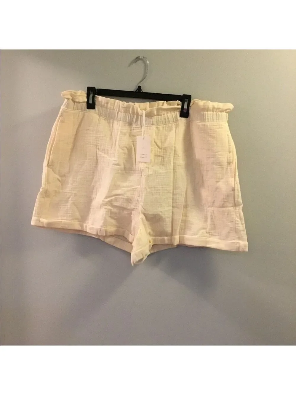 LAUREN Conrad XXL 3” high waisted paper bag shorts cream silk