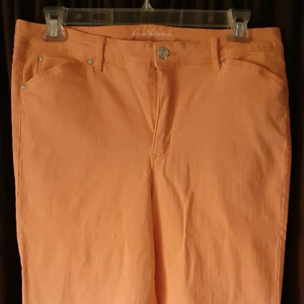 Gloria Vanderbilt capris