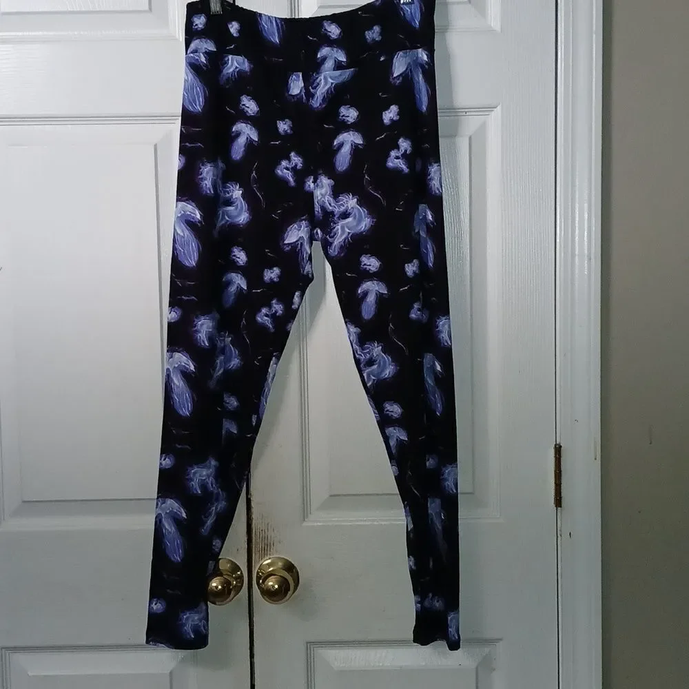 Galaxy black purple blue print leggings super soft  Sz L NWOT